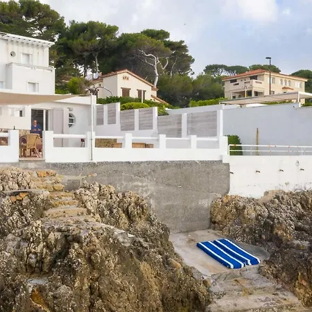 Bnb Renting Cap D'antibes Seafront Direct Access To The Sea Hébergement de vacances *